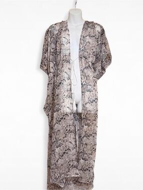 Carlos Santana Black and Gray Snake-Print Kimono